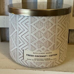 Bath & Body Works FRESH COCONUT + COTTON 3-Wick Scented Candle 14.5oz Rare!